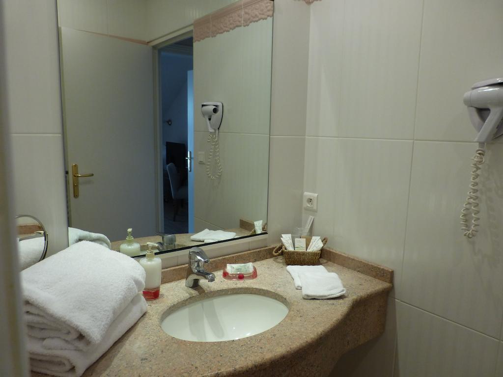 L'Aubiniere Hotel Restaurant & Spa Saint-Ouen-les-Vignes Room photo